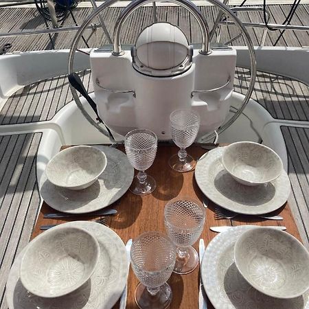Hotel Sea Bloom - Sleep & Sail In Tejo Lissabon Exterior foto