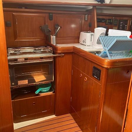 Hotel Sea Bloom - Sleep & Sail In Tejo Lissabon Exterior foto